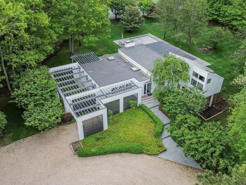 Hands Creek Rd, East Hampton, NY 11937