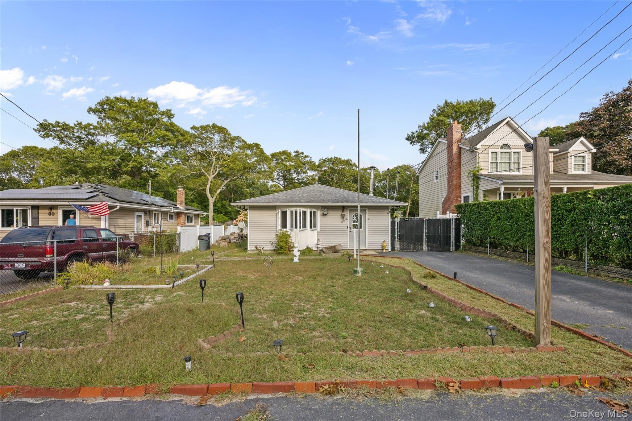 Biltmore Dr, Mastic Beach, NY 11951