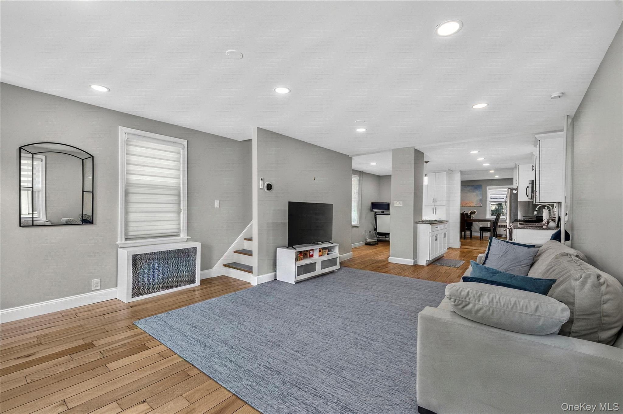 Court Pl, Cedarhurst, NY 11516
