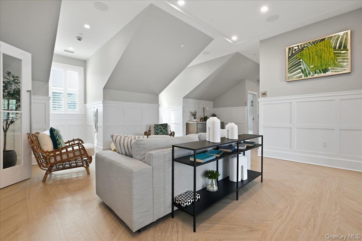 August Cir, East Northport, NY 11731