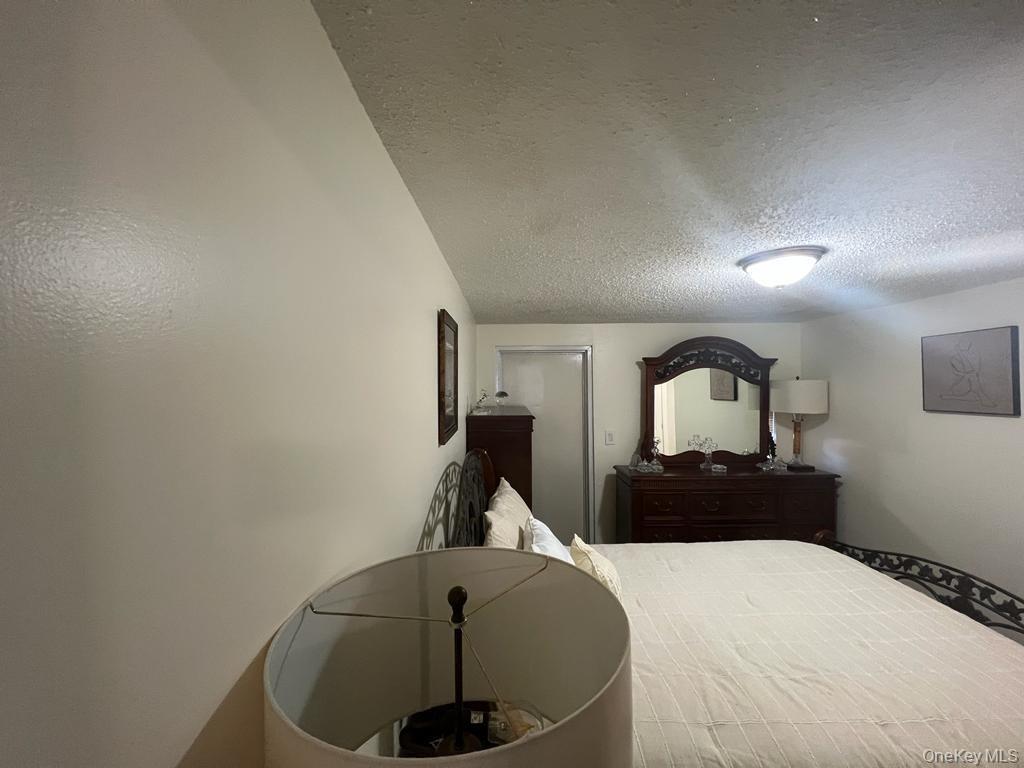 E 229th St, Bronx, NY 10466