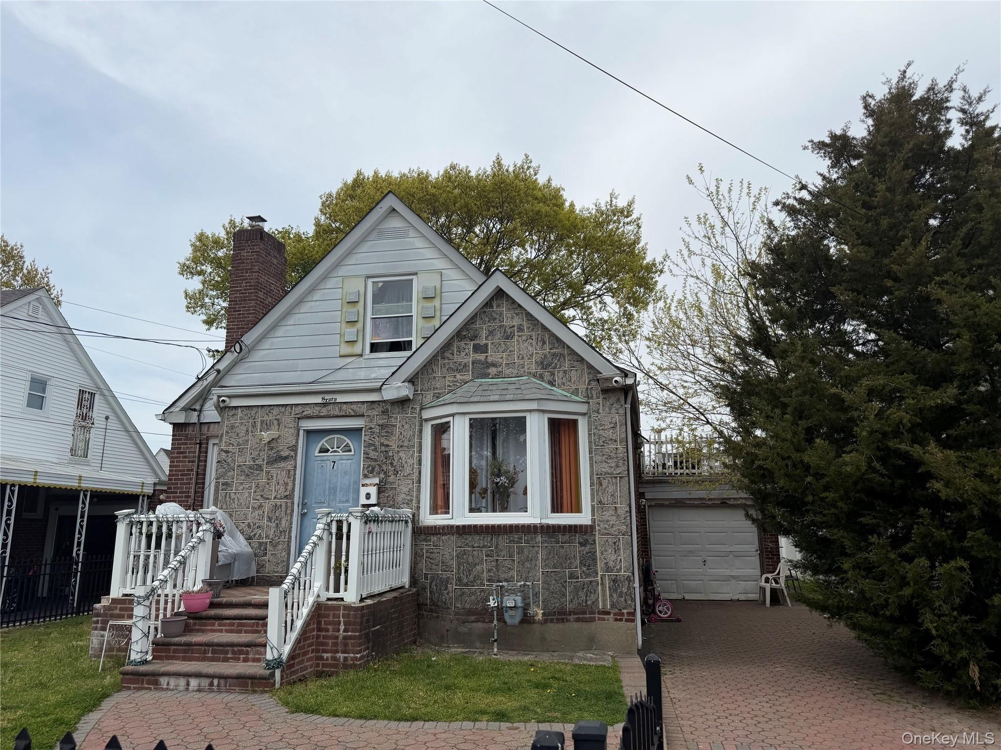 Dale Ave, Hempstead, NY 11550