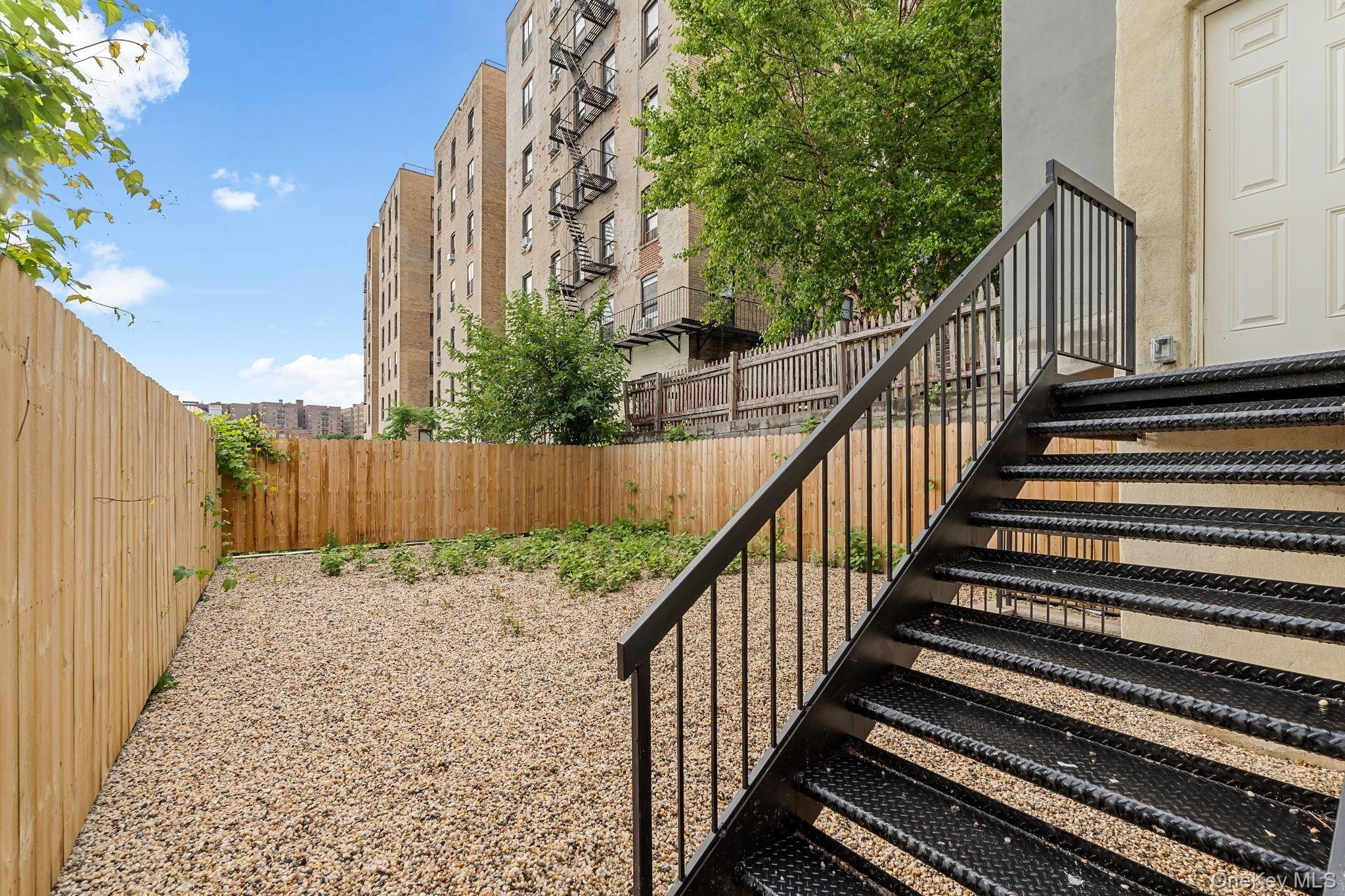 Wadsworth Ave, New York, NY 10040