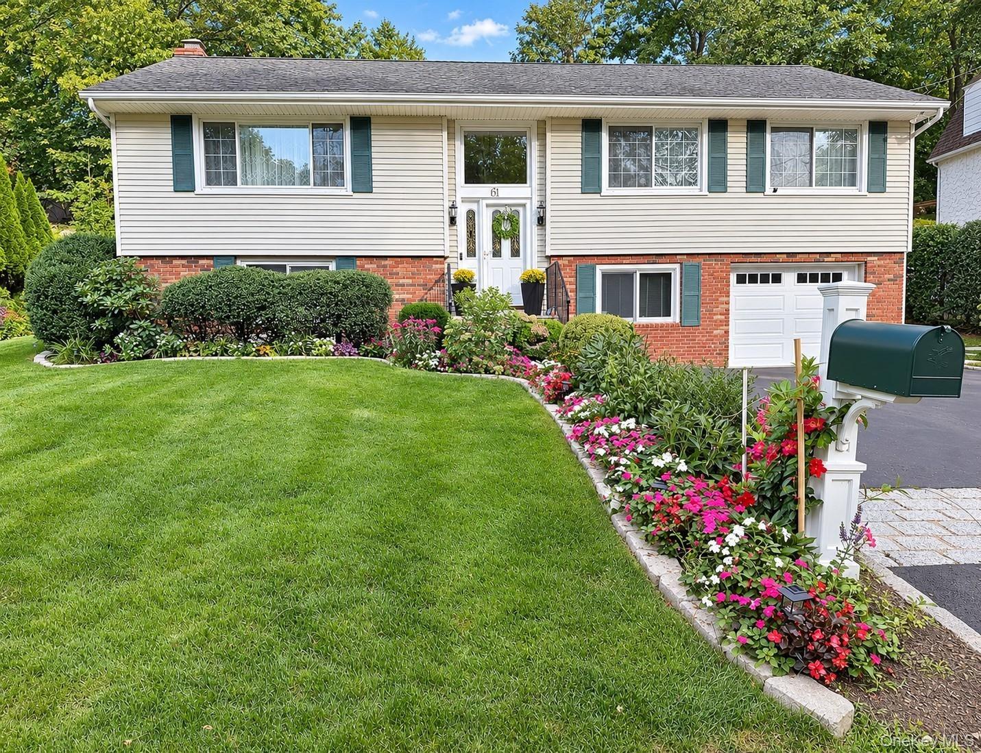 Center Dr, Old Greenwich, CT 06870