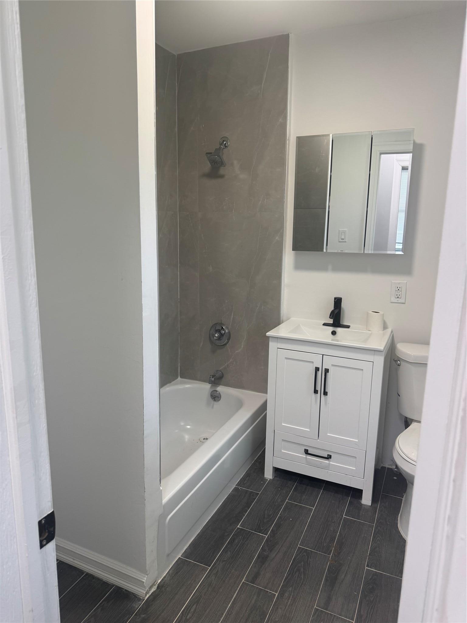 W 3rd St, Mount Vernon, NY 10550