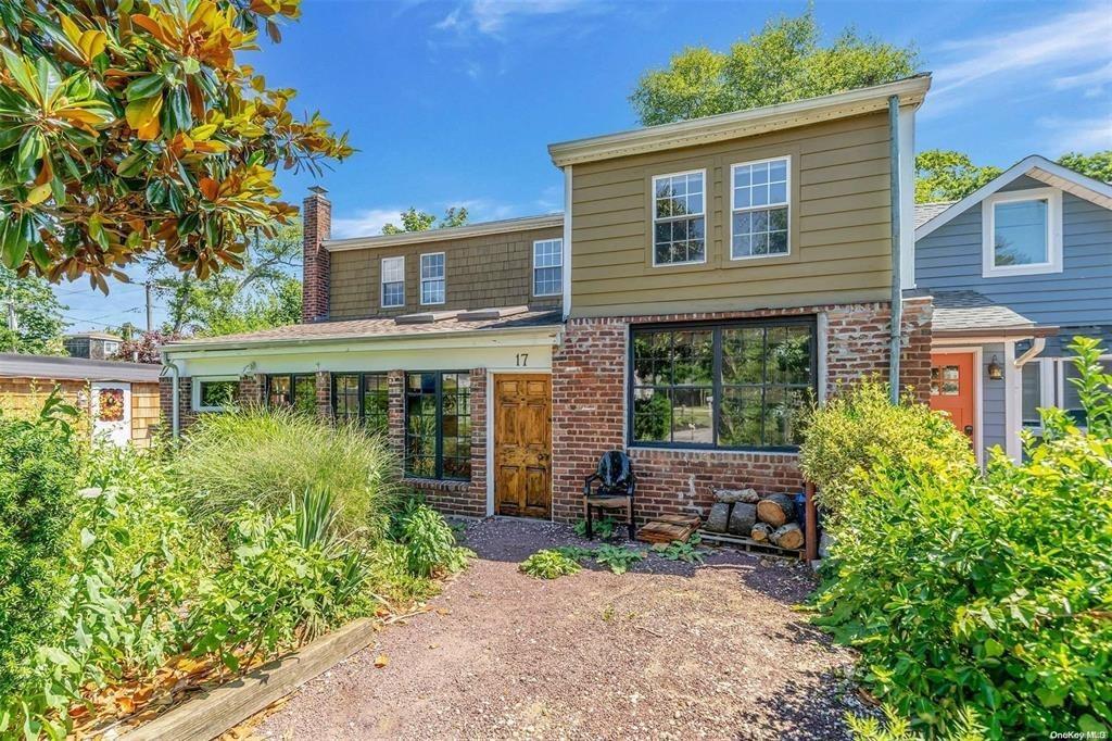 Jade St, Oakdale, NY 11769