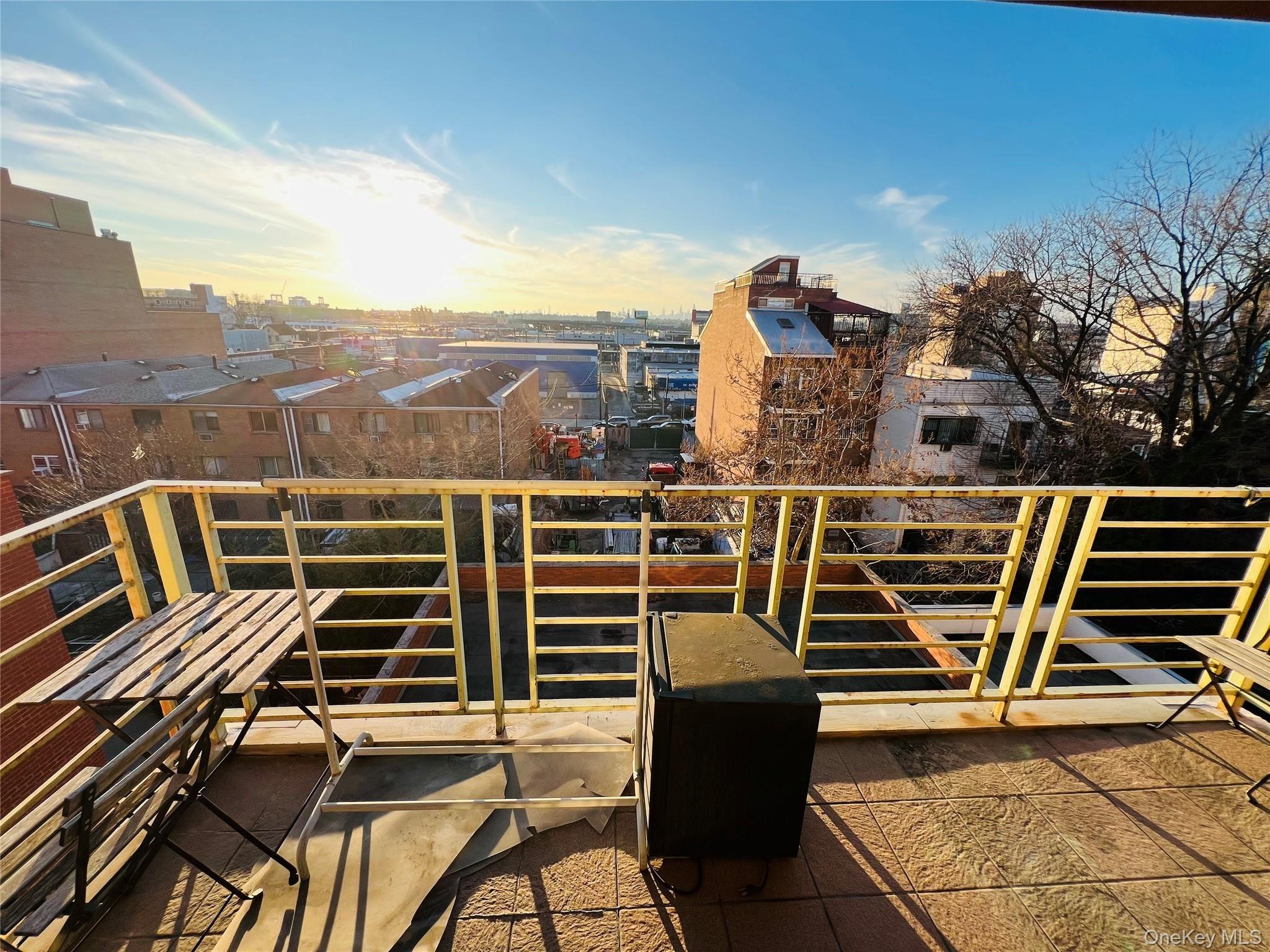 137th St, Flushing, NY 11354