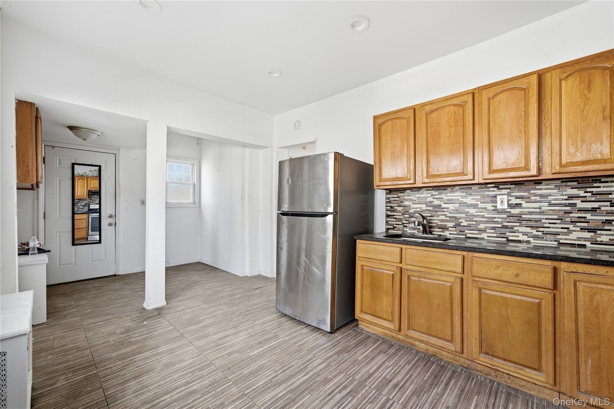 Dickens St, Far Rockaway, NY 11691