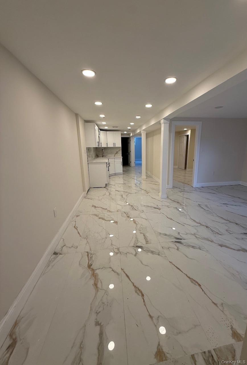 Grove St, Ridgewood, NY 11385