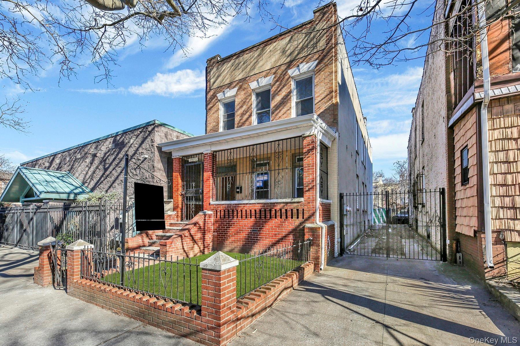 Strauss St, Brooklyn, NY 11212