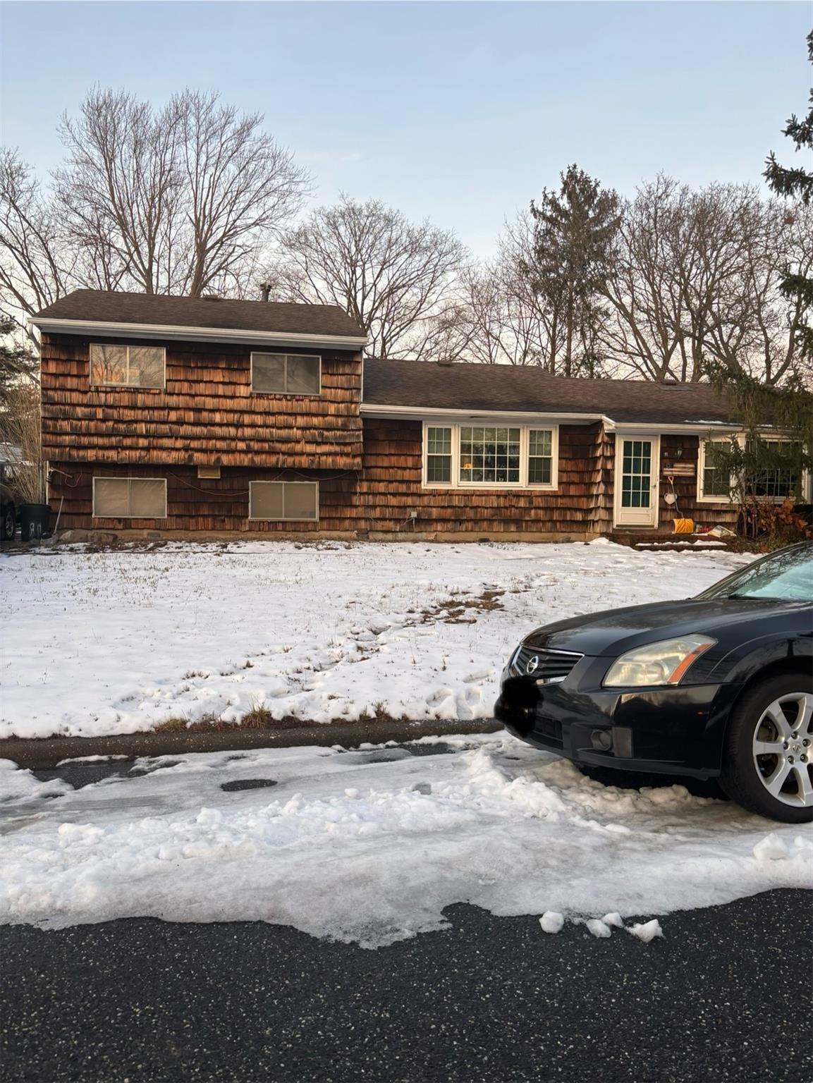 Berry Ln, Centereach, NY 11720