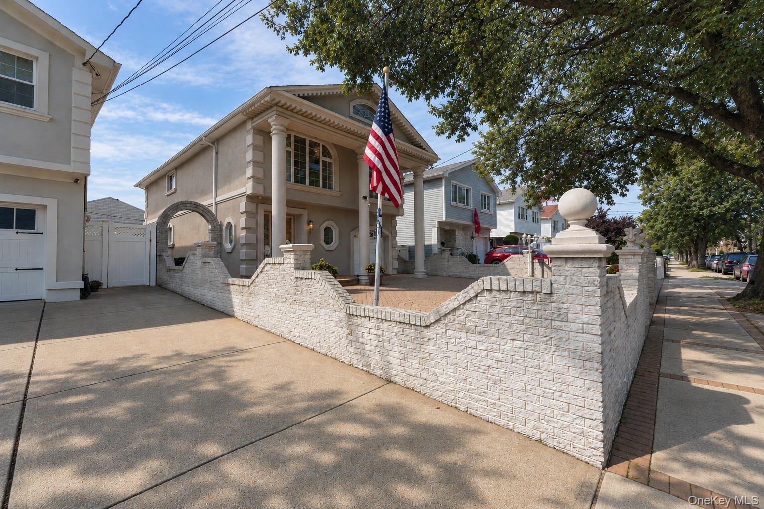 90th St, Howard Beach, NY 11414