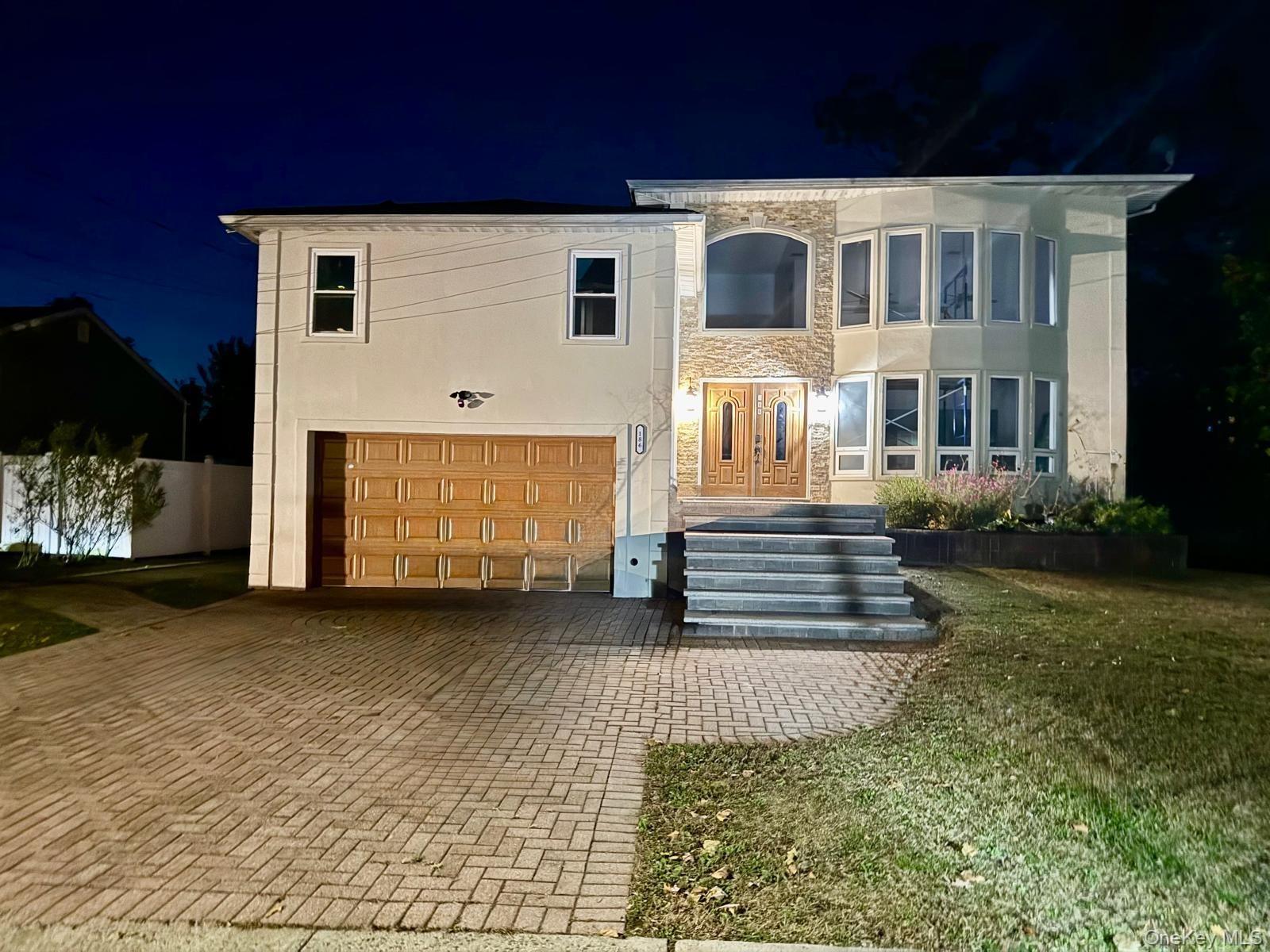 E Pennywood Ave, Roosevelt, NY 11575