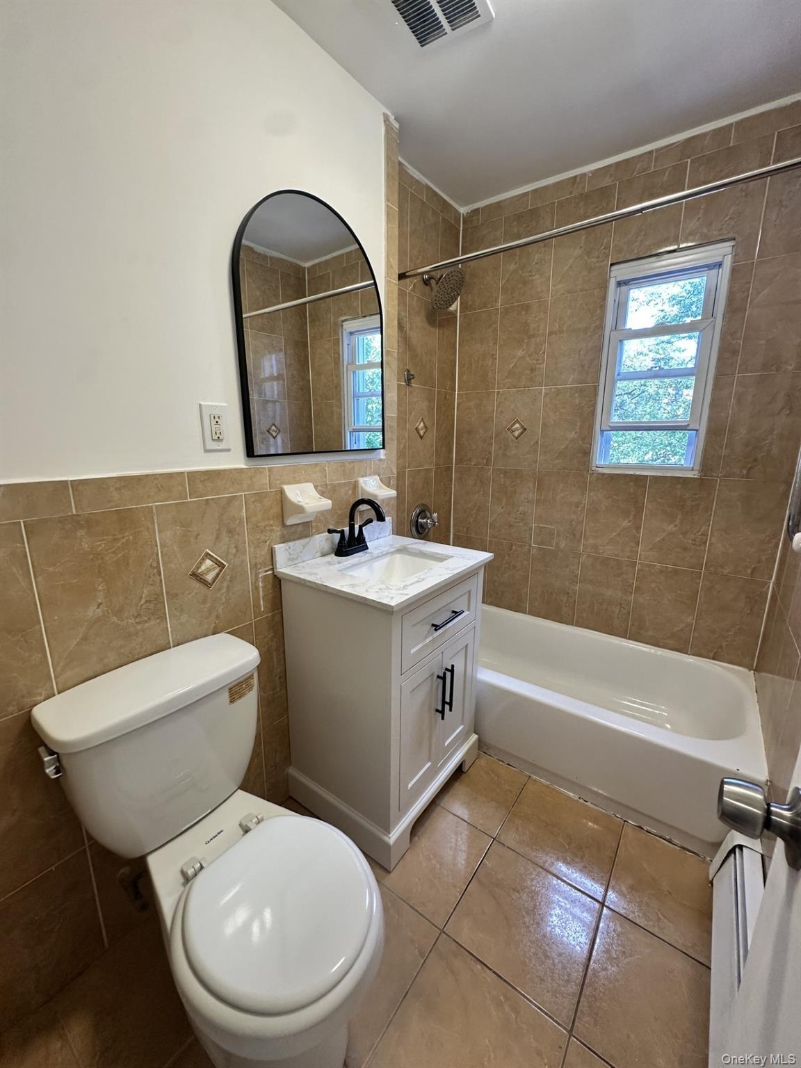 E 228th St, Bronx, NY 10466