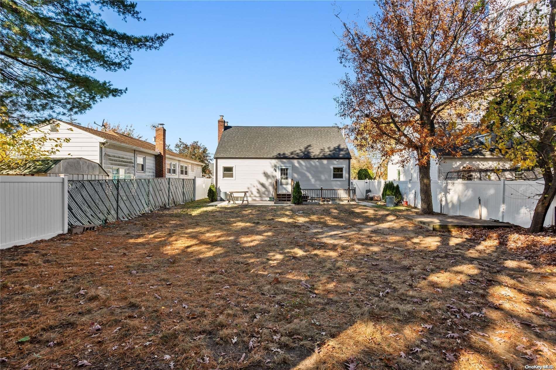 Jesse St, Freeport, NY 11520