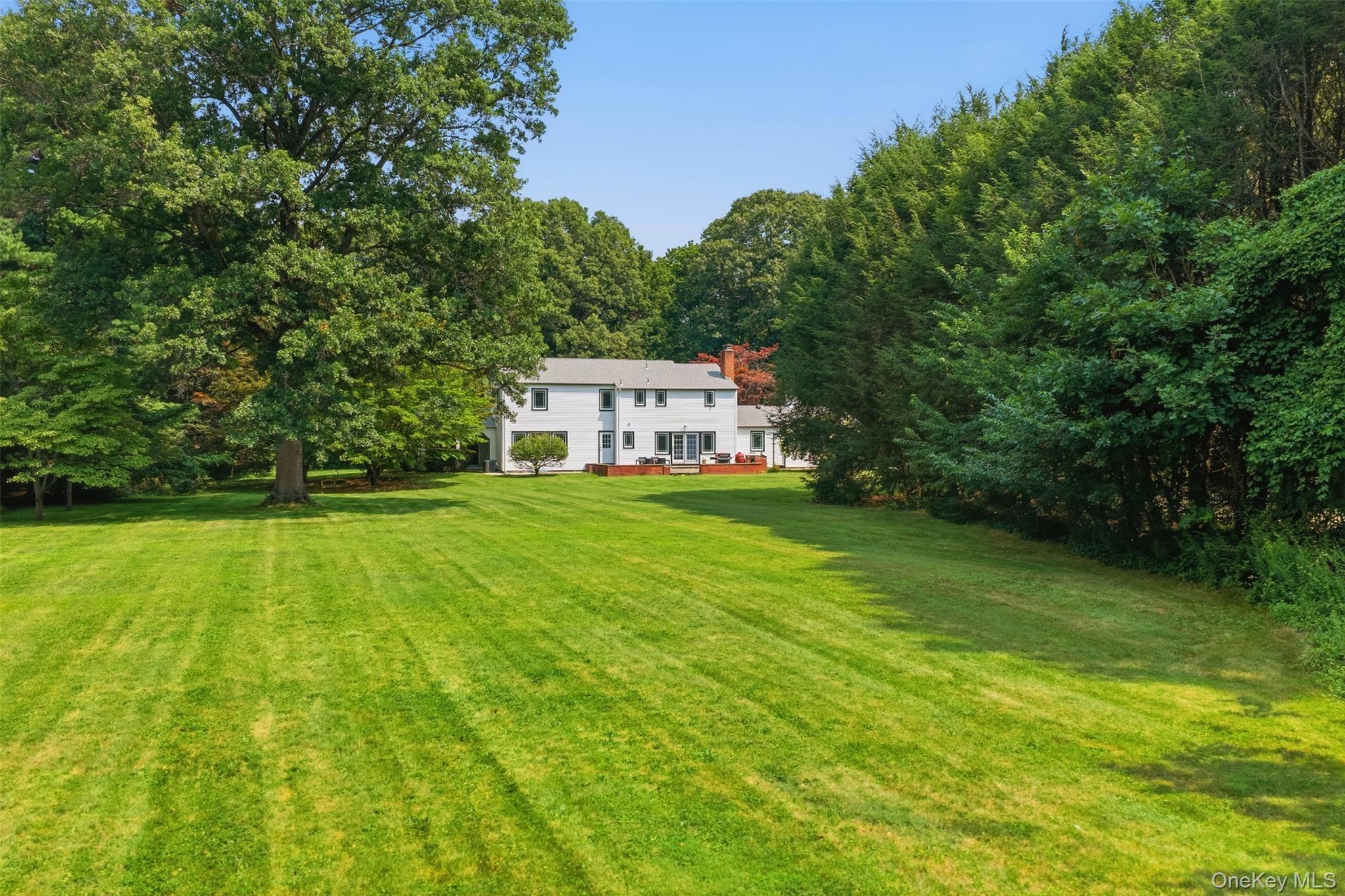 Ripley Ln, Oyster Bay, NY 11771