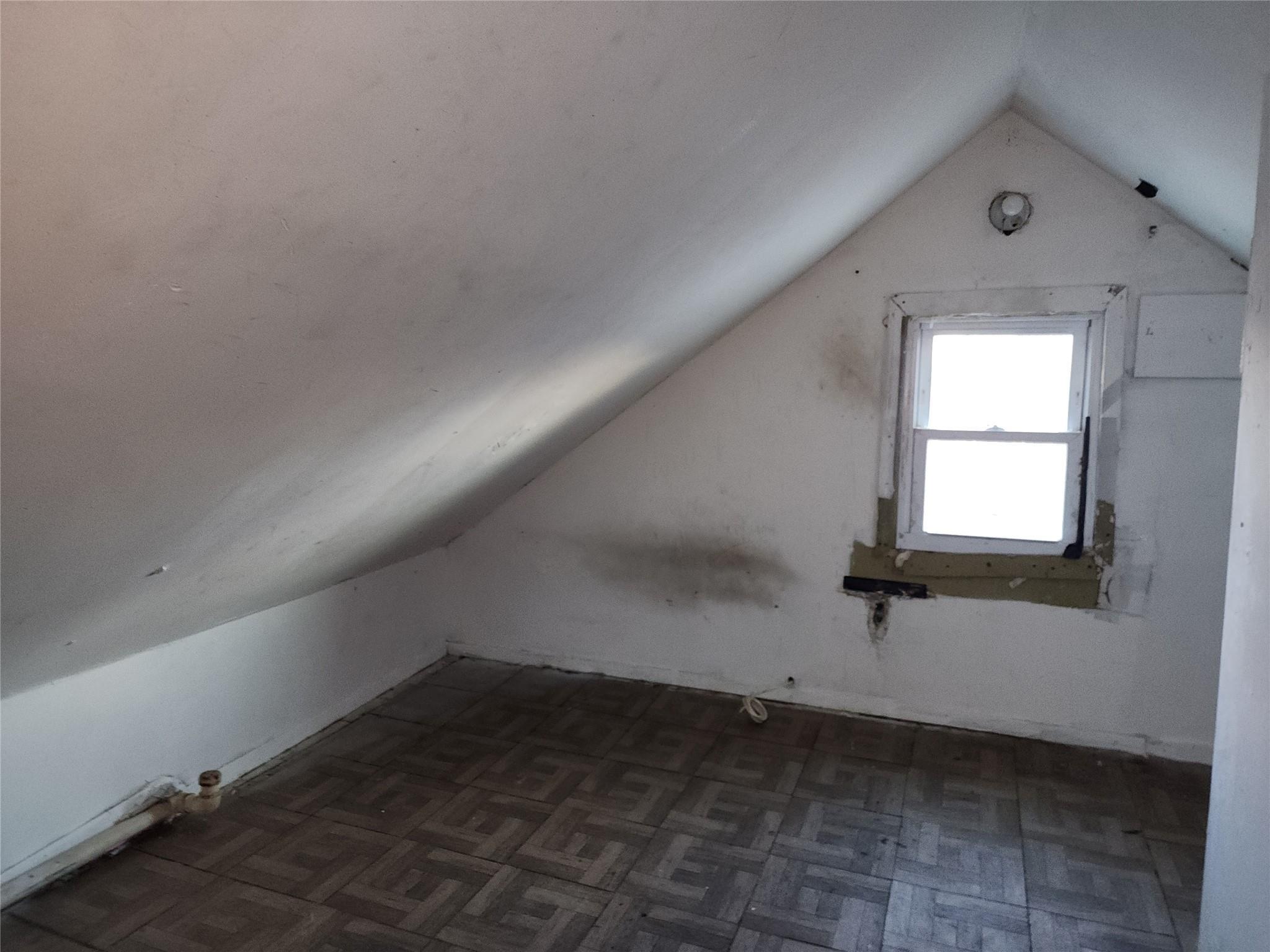 Grove St, Hempstead, NY 11550