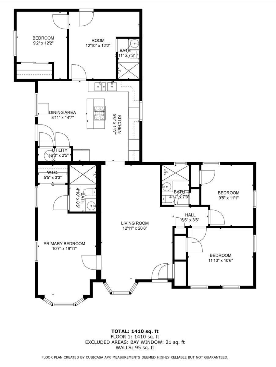 N Thompson Dr, Bay Shore, NY 11706