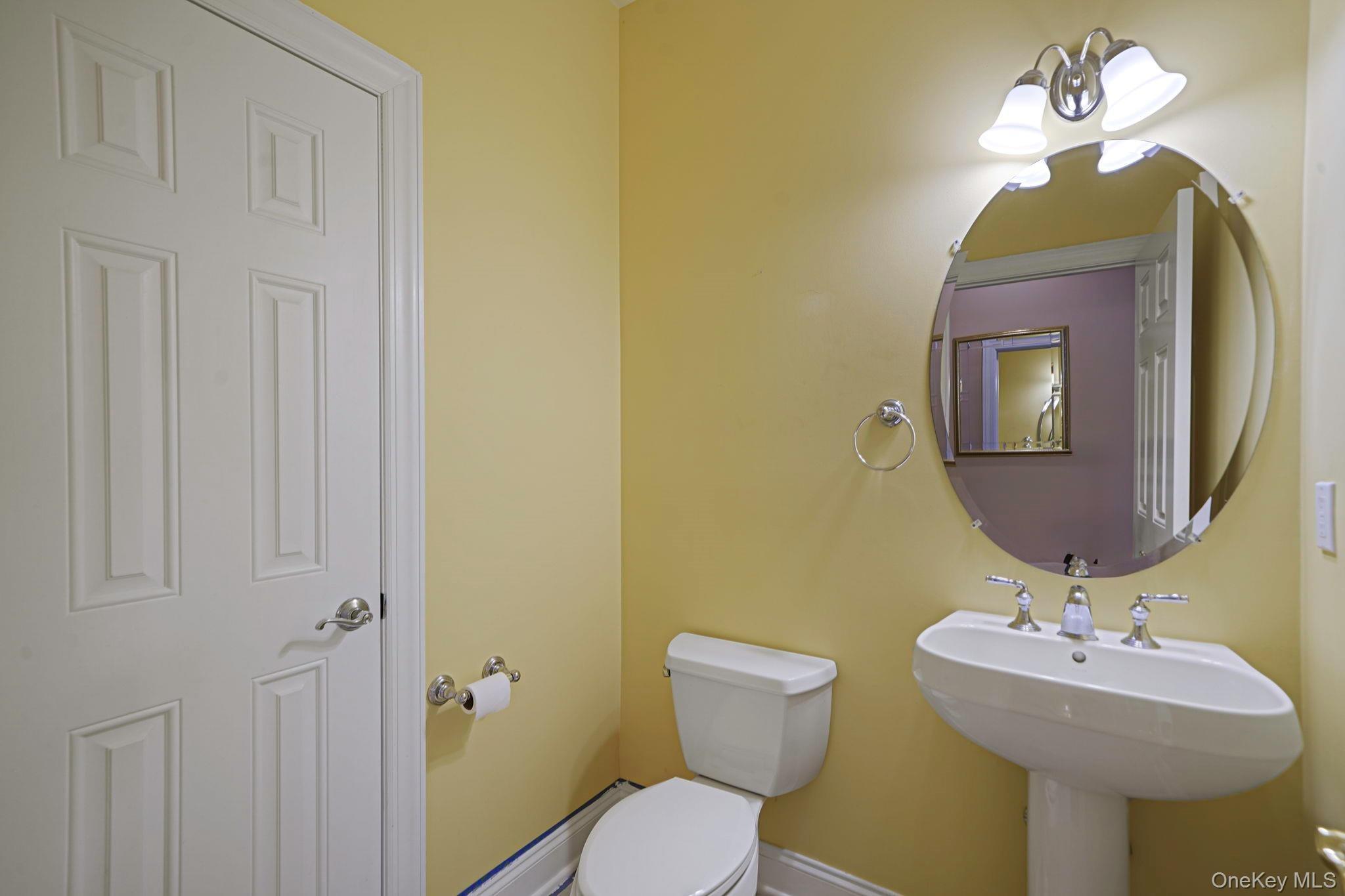 Ovation Pl, Eastport, NY 11941