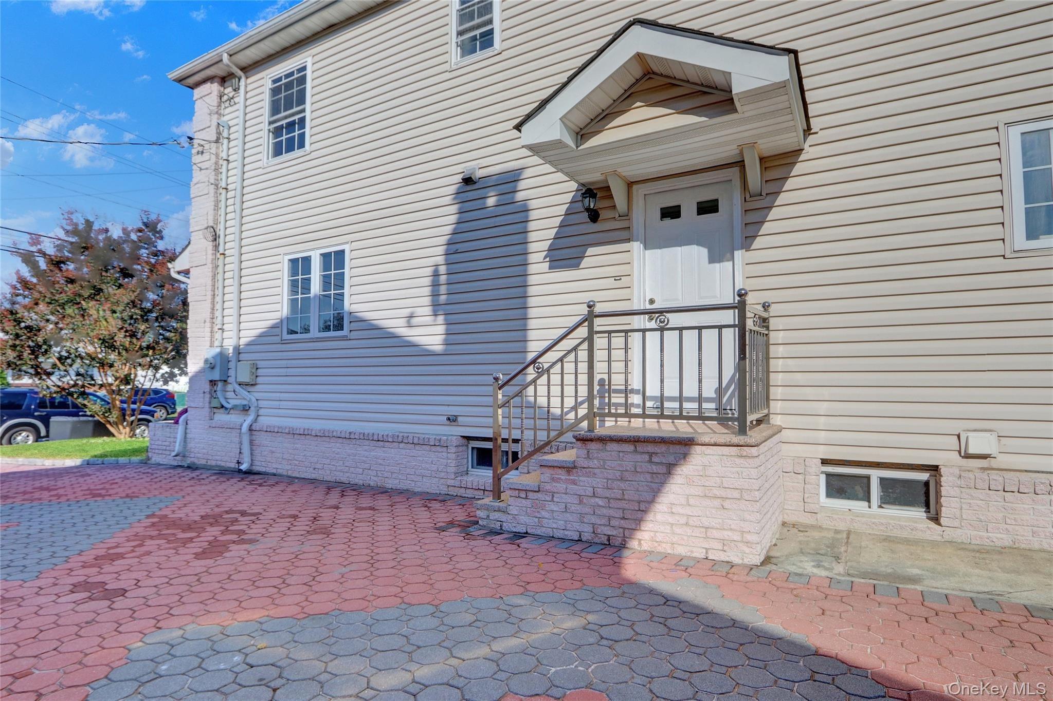 3rd St, New Hyde Park, NY 11040