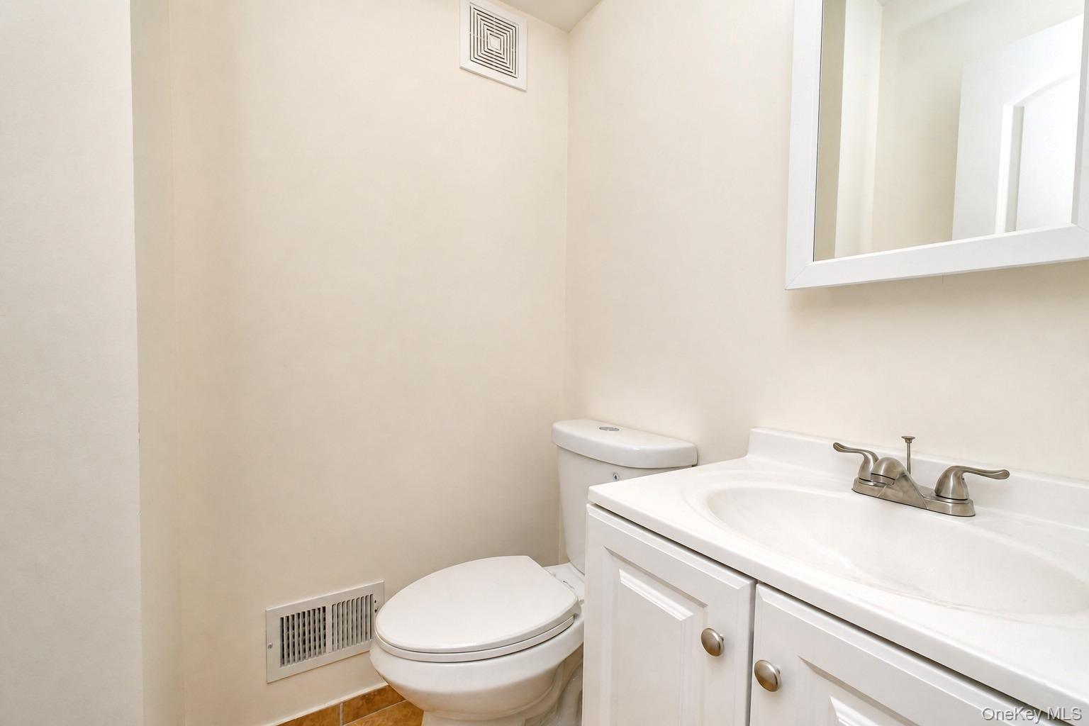 Amboy Rd, Staten Island, NY 10307