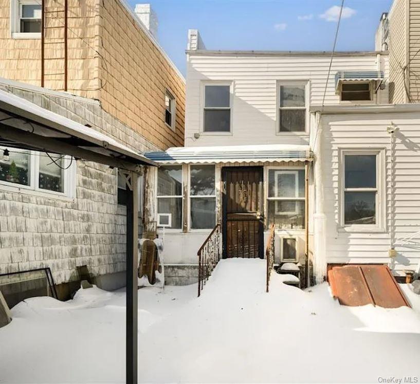Jackie Robinson Pkwy, Brooklyn, NY 11207