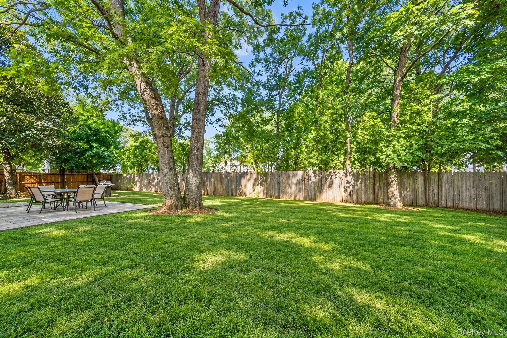 Spruce St, Selden, NY 11784