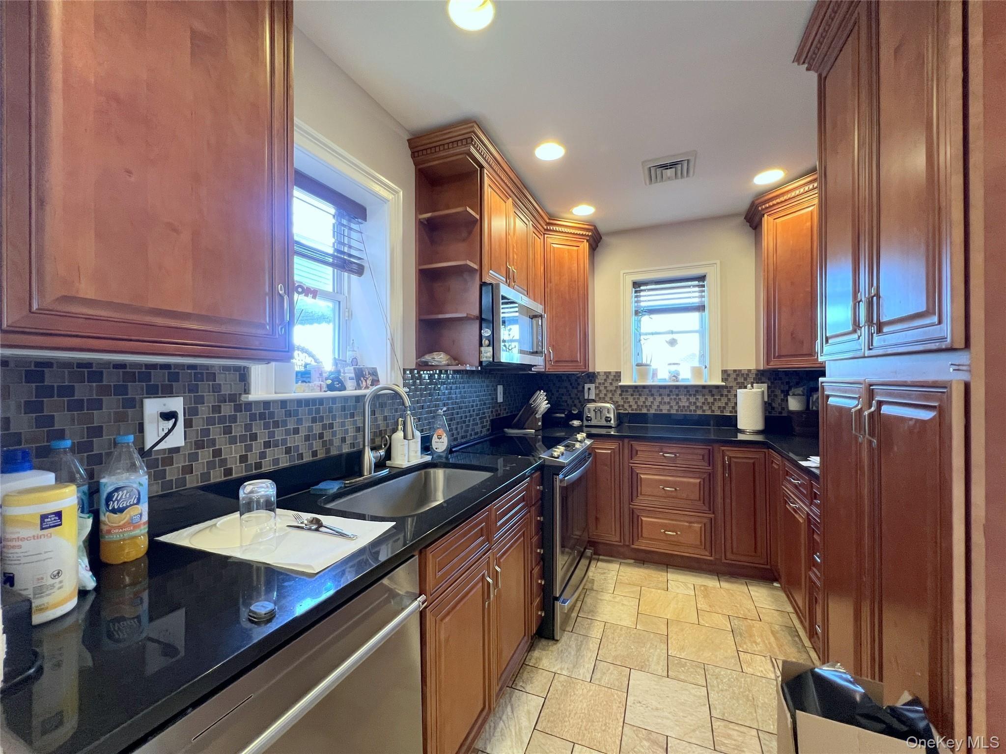 52nd Rd, Maspeth, NY 11378