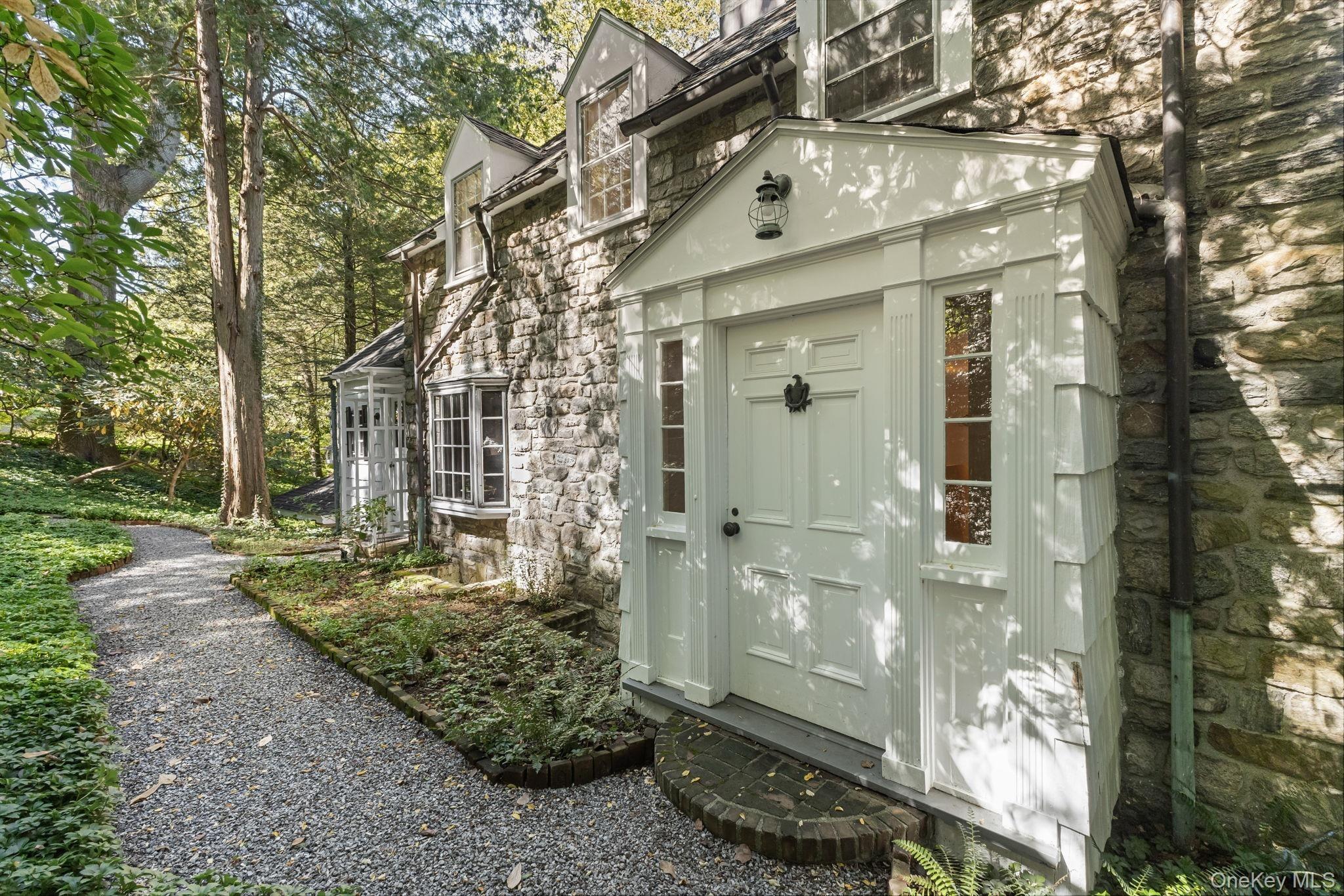 Seven Bridges Rd, Chappaqua, NY 10514