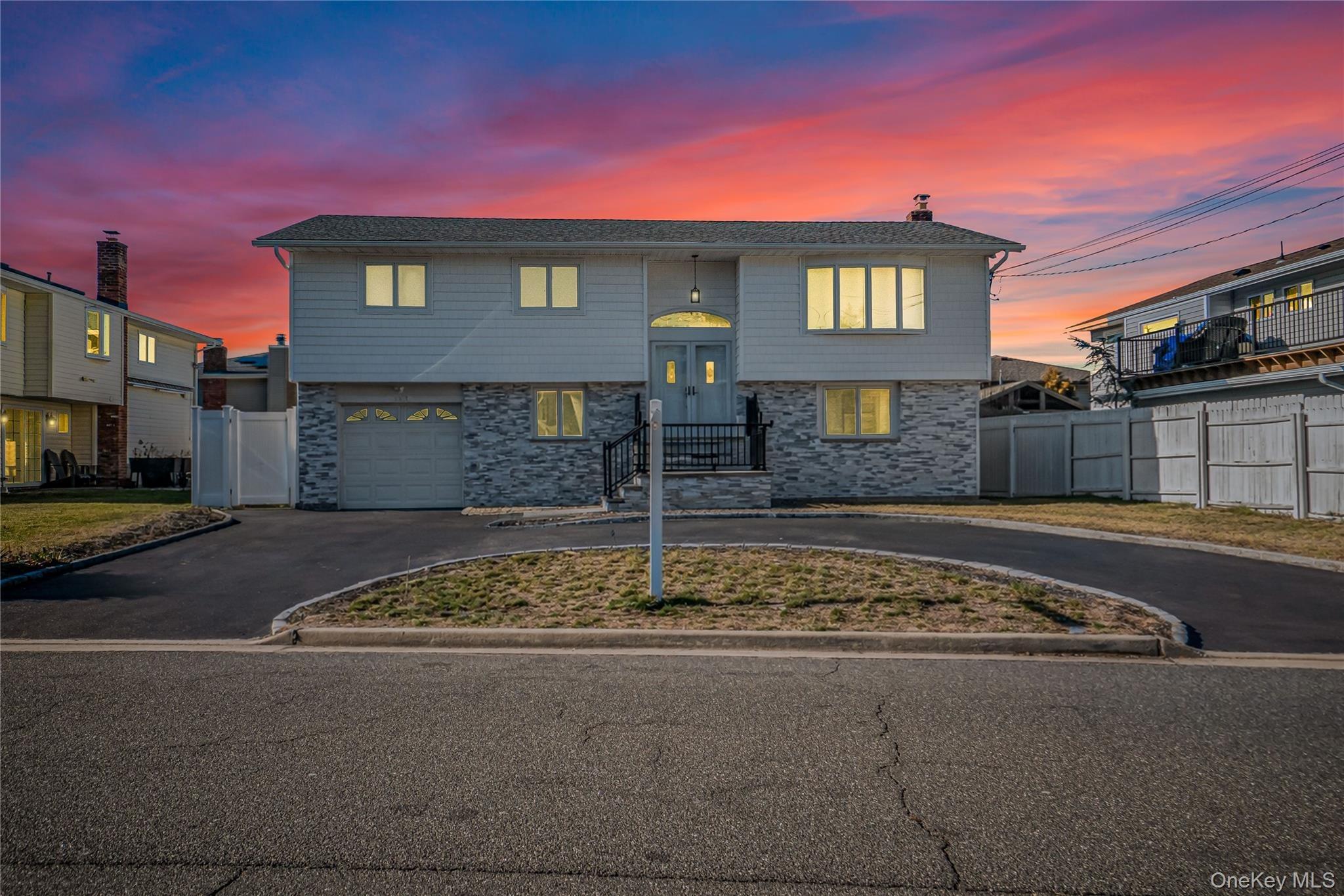 Beverly Rd, Massapequa, NY 11758