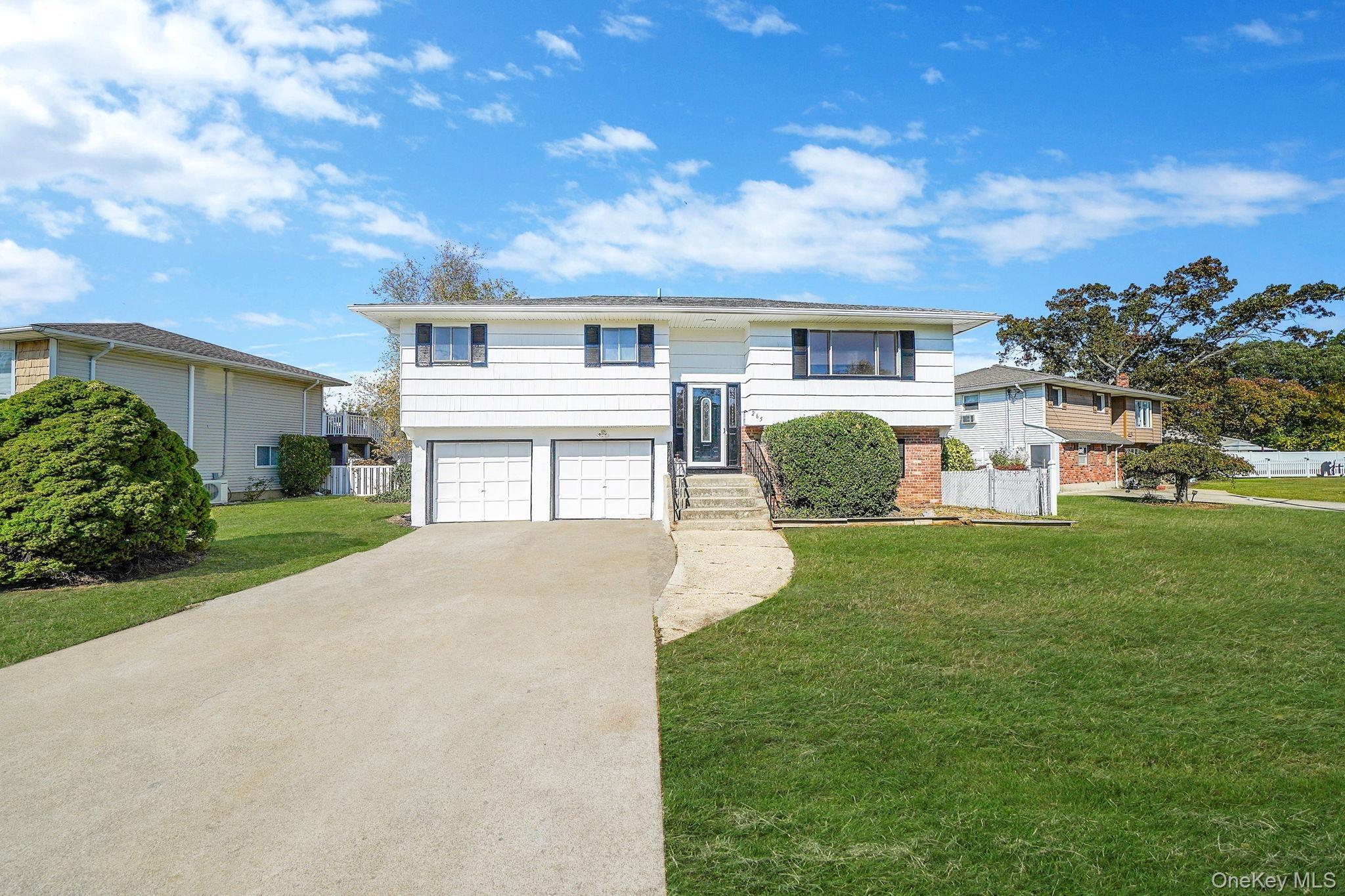 Kellum St, West Babylon, NY 11704