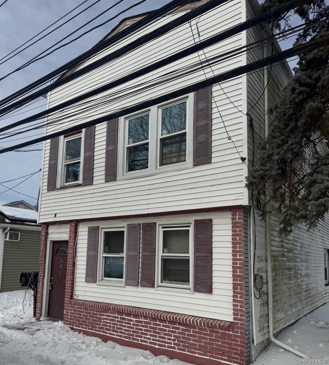 Albin Ave, West Babylon, NY 11704