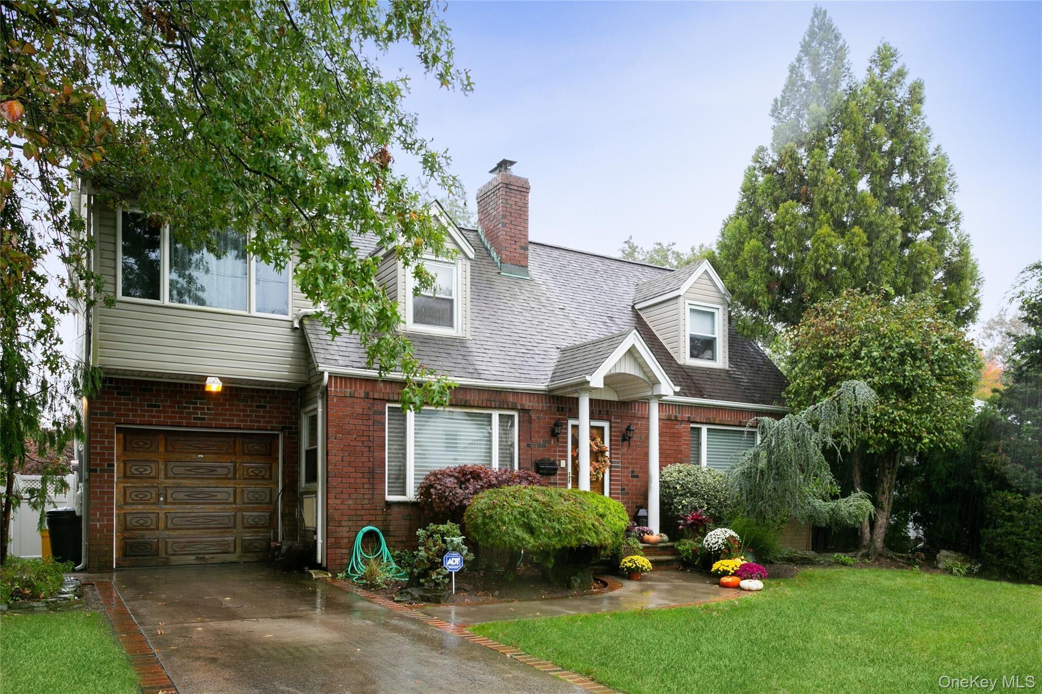 Avon Rd, Hewlett, NY 11557
