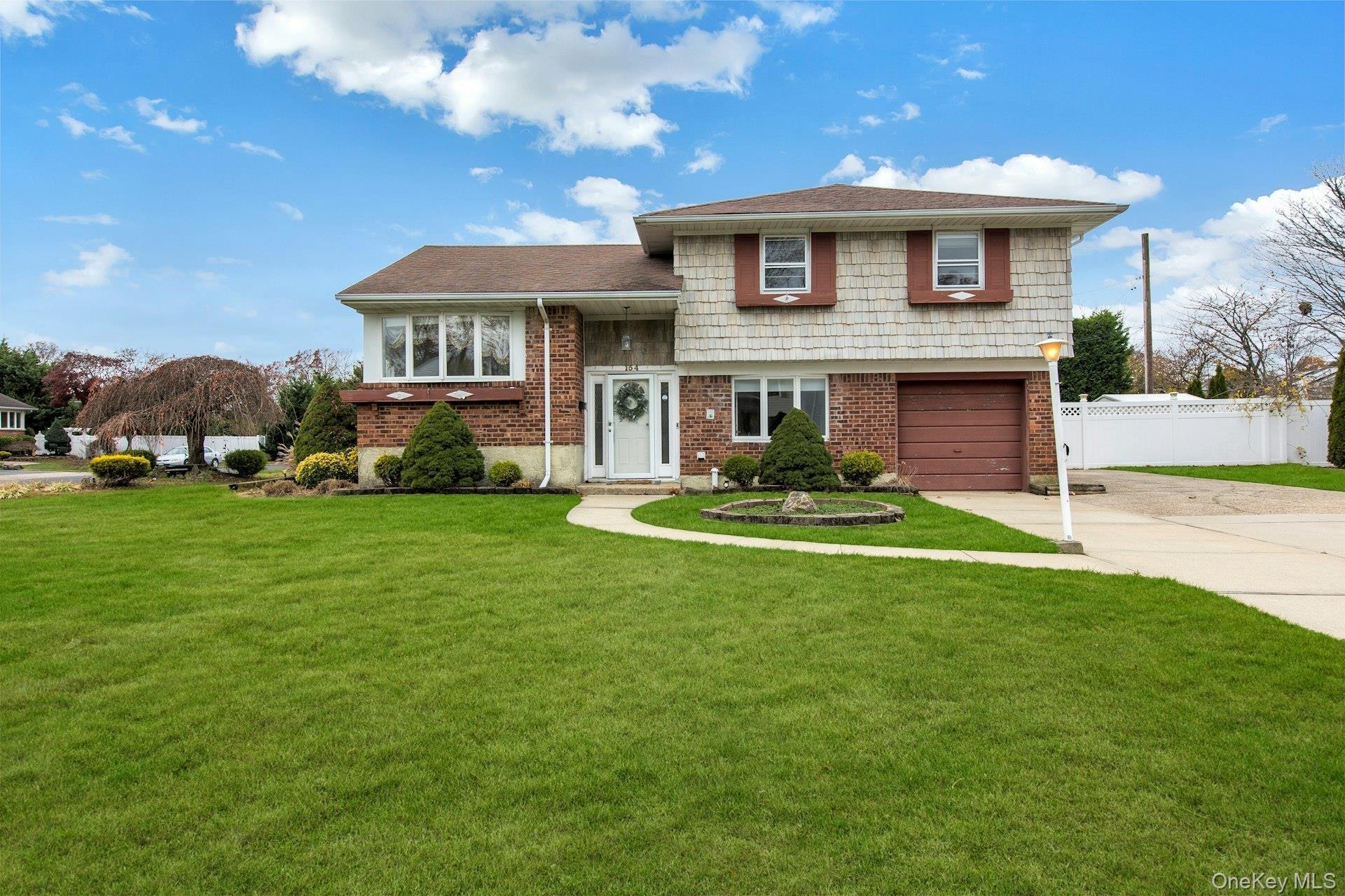 Sherry St, East Islip, NY 11730