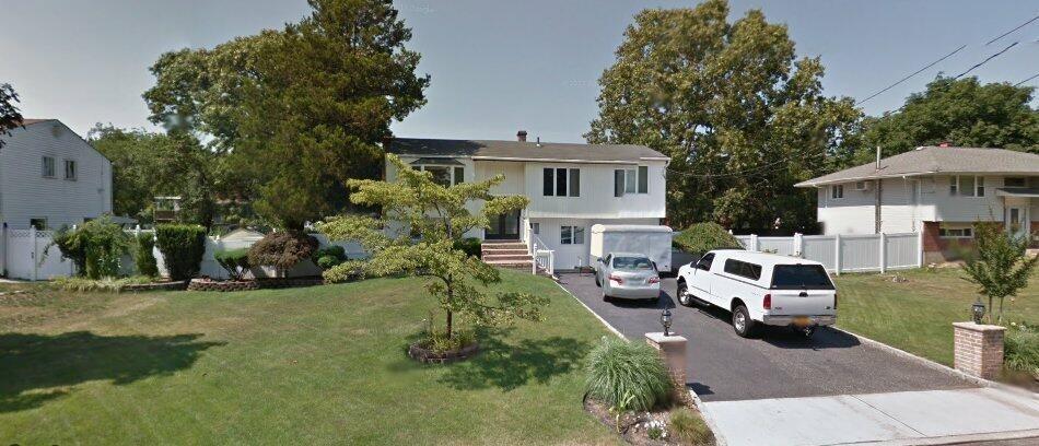 Pennsylvania Ave, Bay Shore, NY 11706