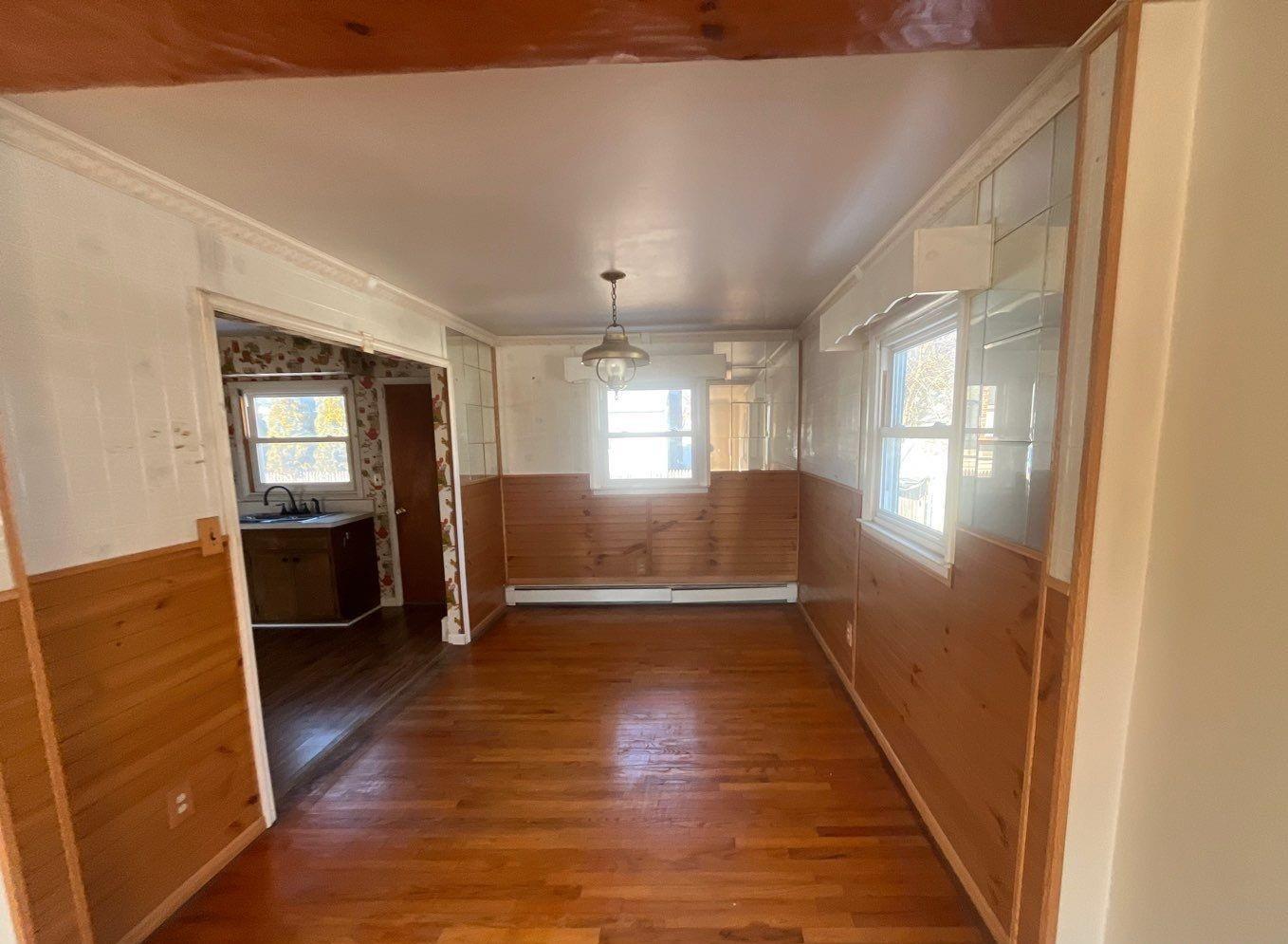 S Dunton Ave, East Patchogue, NY 11772