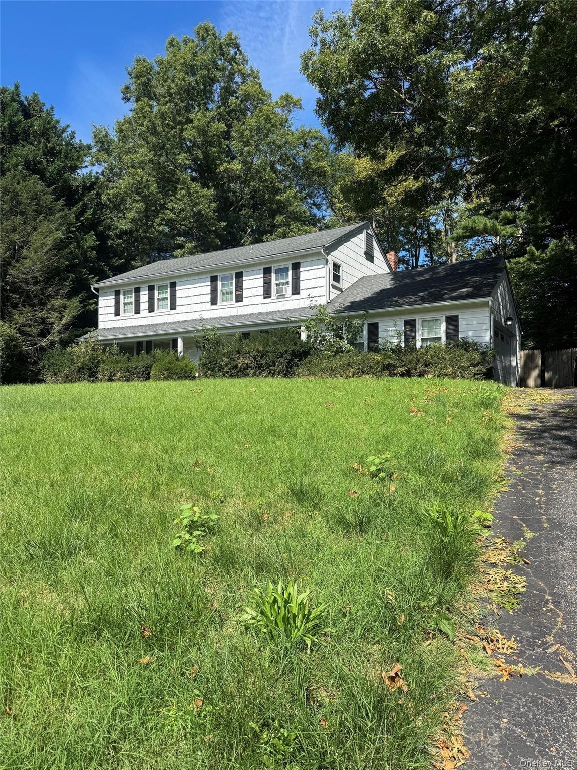 Bay Path Ct, Huntington, NY 11743