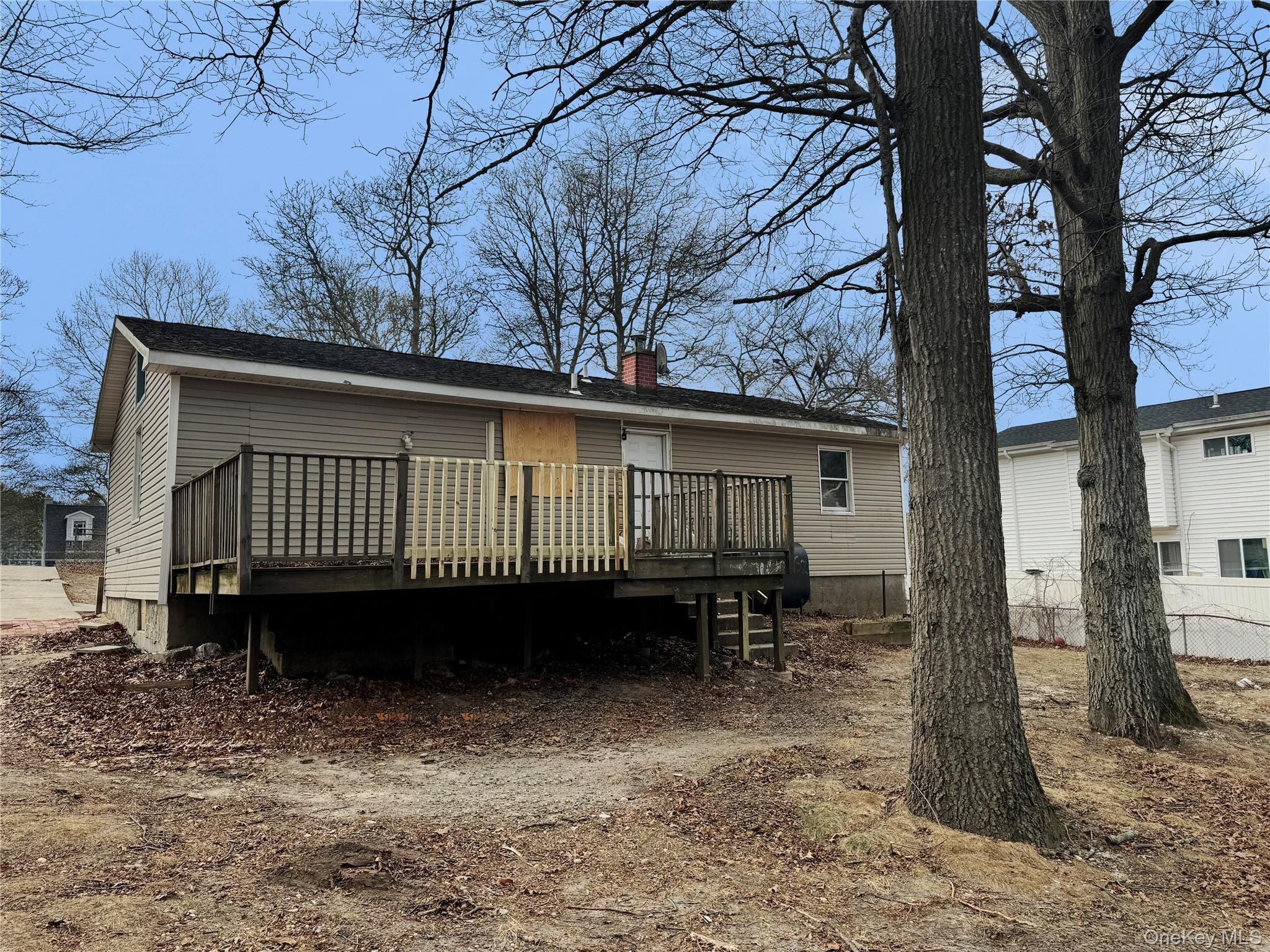 W Yaphank Rd, Medford, NY 11763