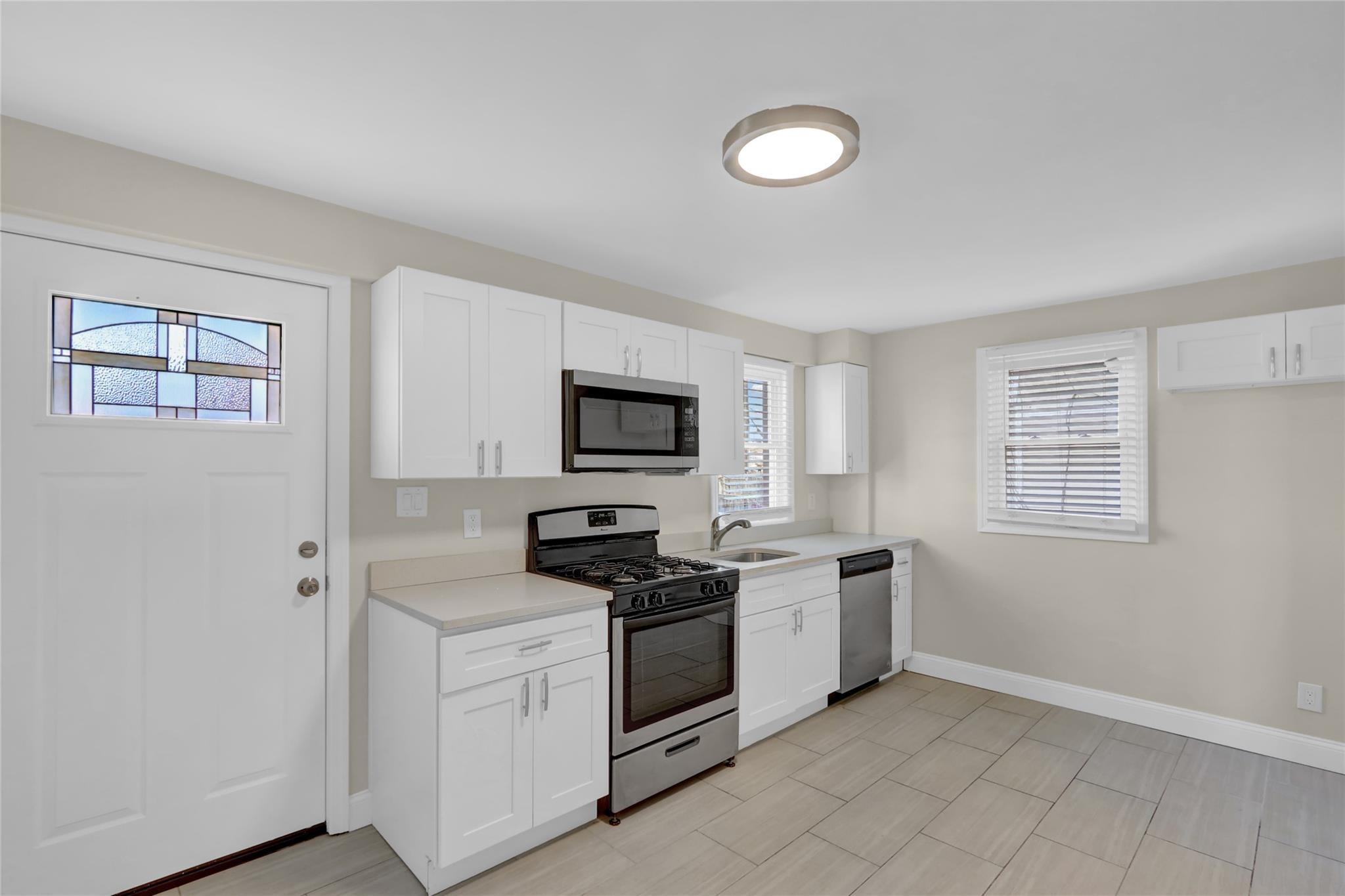 Main St, Hempstead, NY 11550