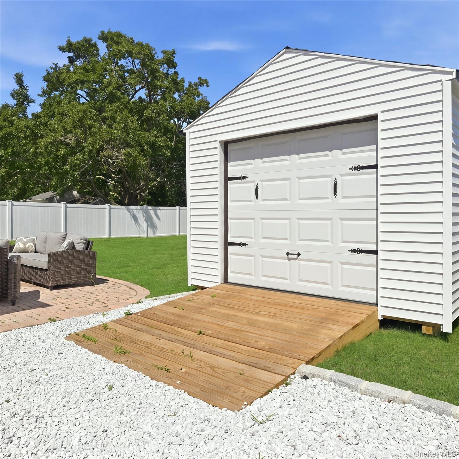 Manatuck Blvd, Bay Shore, NY 11706