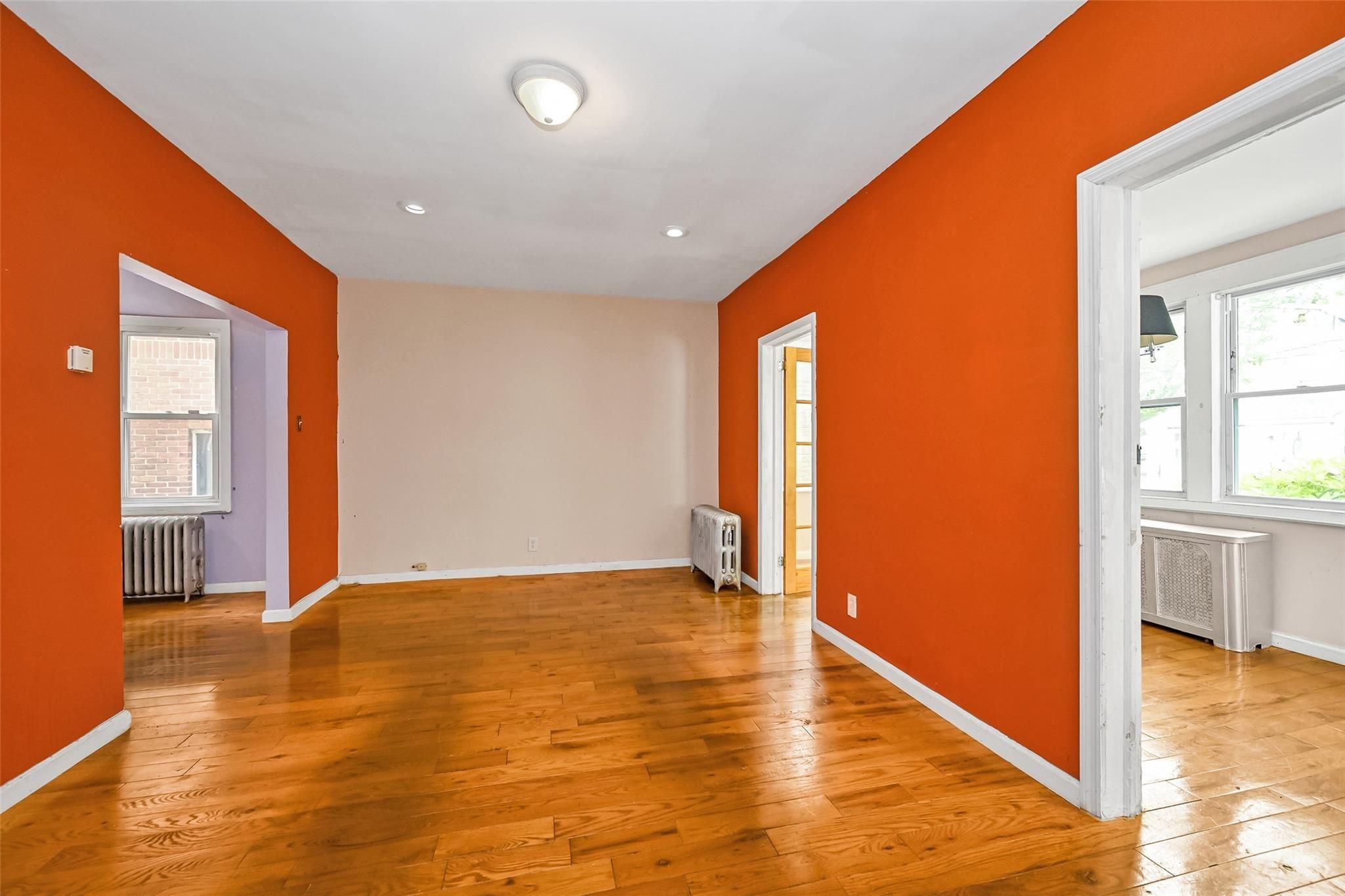 Keeseville Ave, Saint Albans, NY 11412