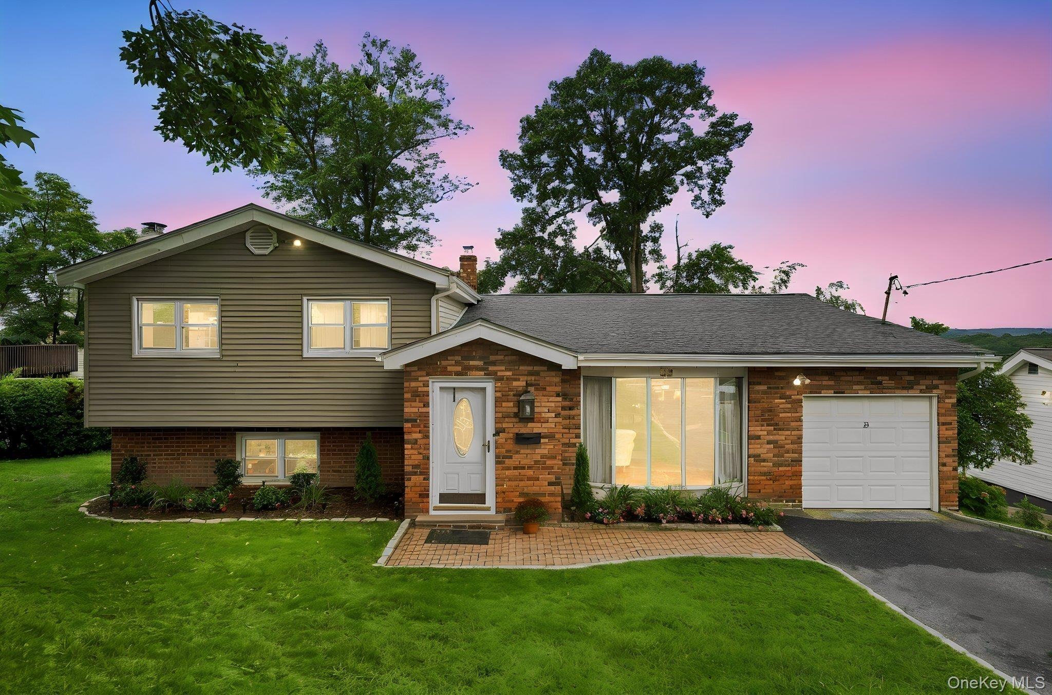 Dorchester Dr, Yonkers, NY 10710