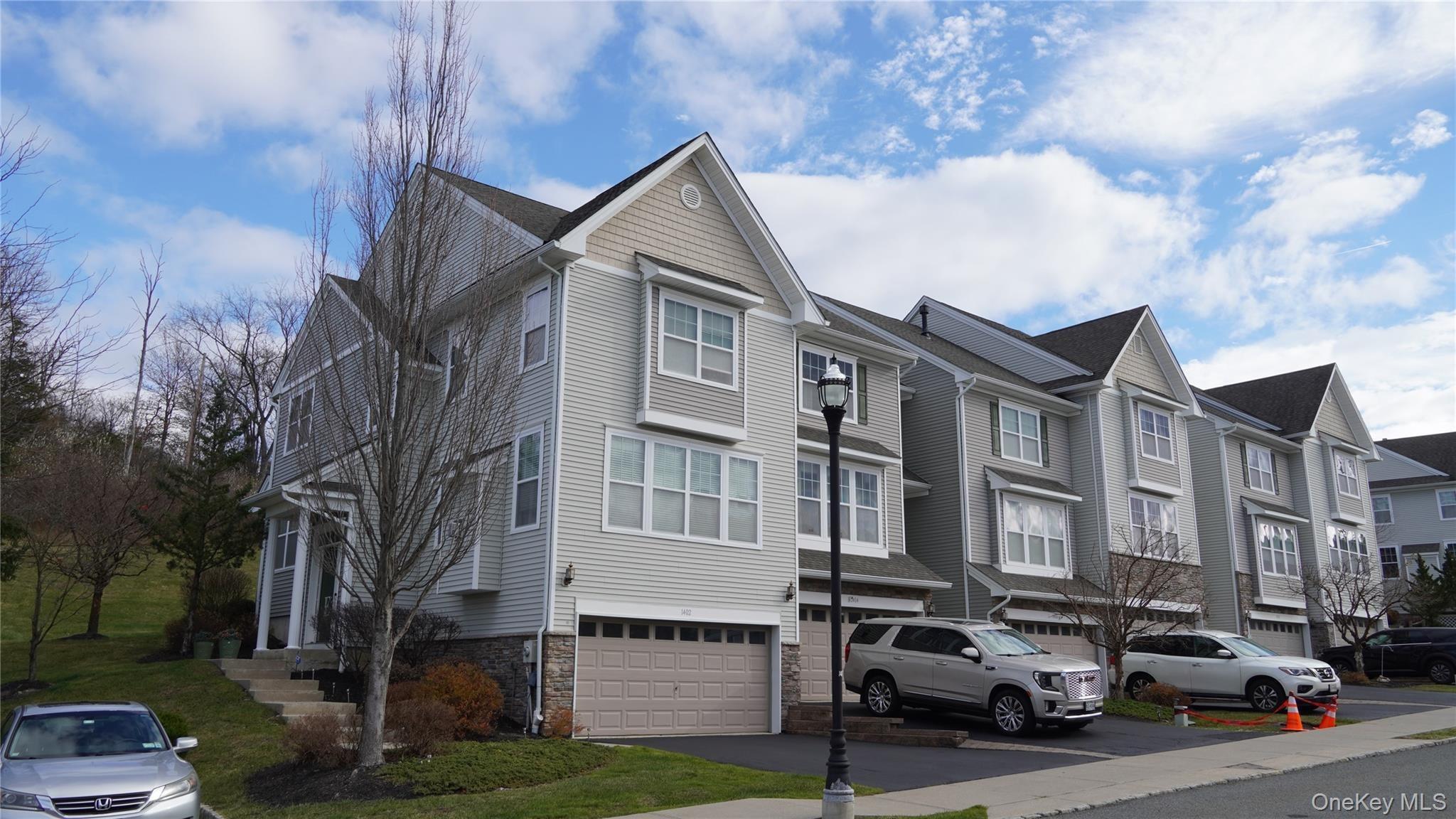 Hawthorn Way, New Windsor, NY 12553