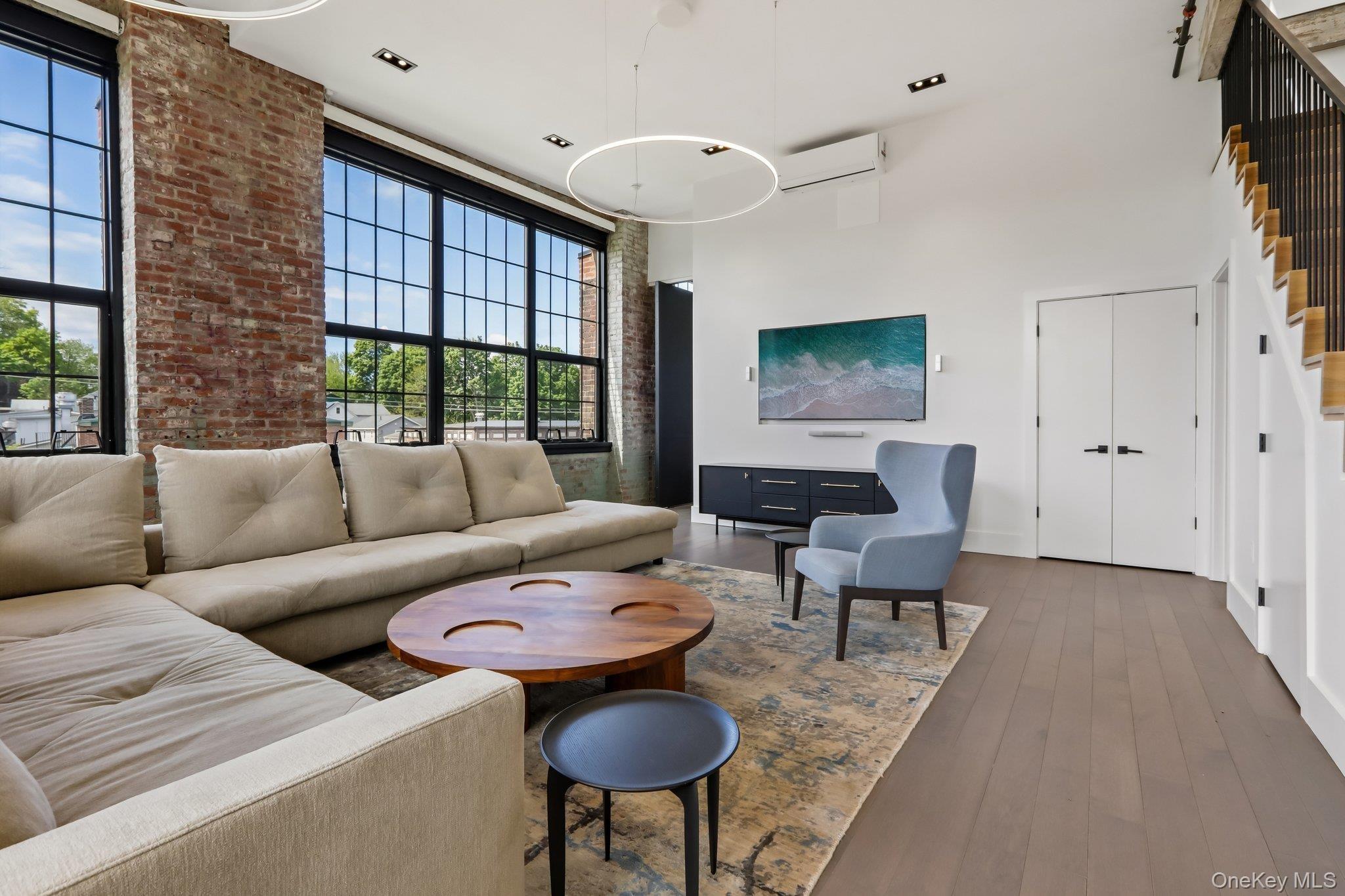 E Main St, Beacon, NY 12508
