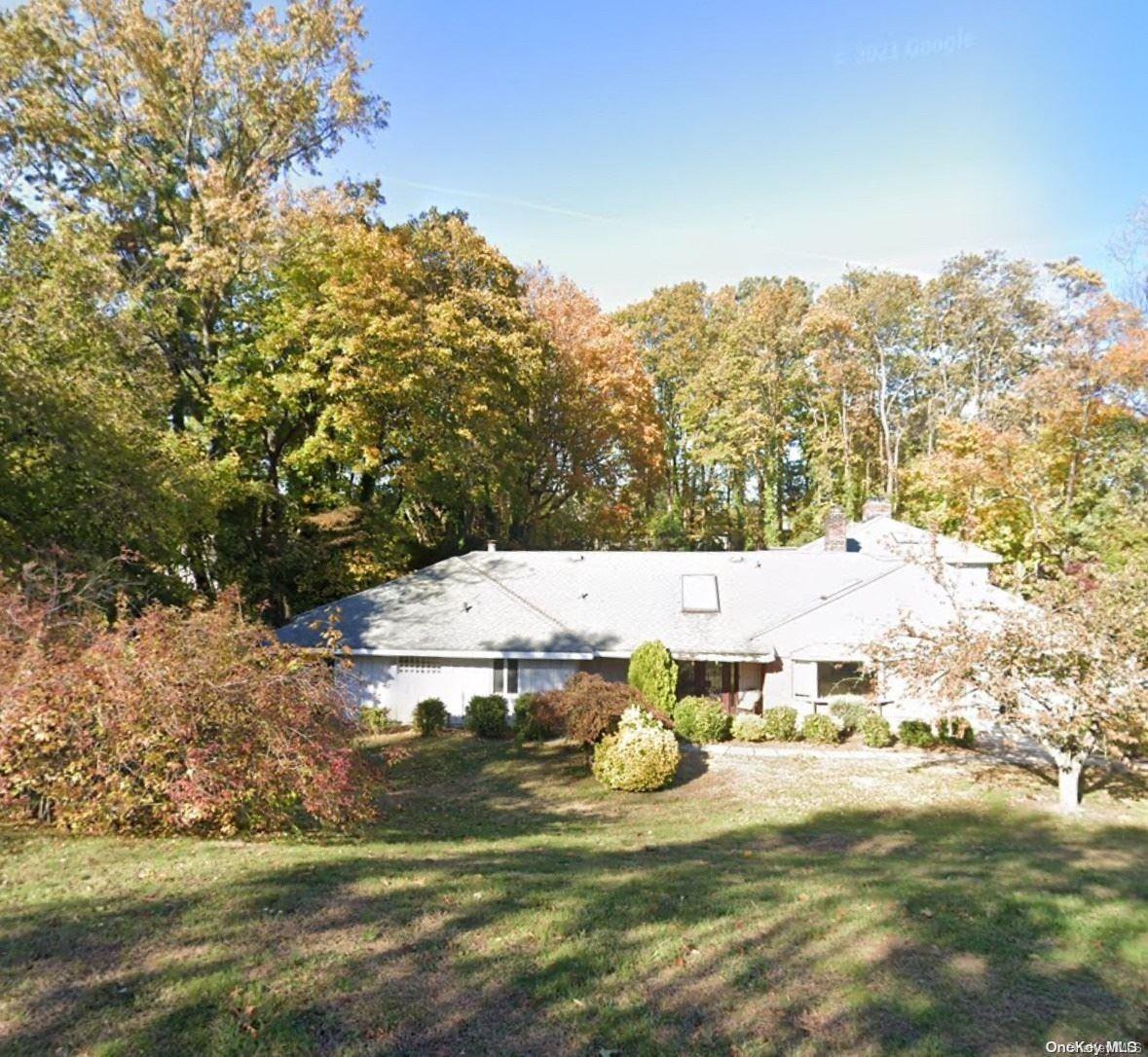 Farmers Rd, Great Neck, NY 11024