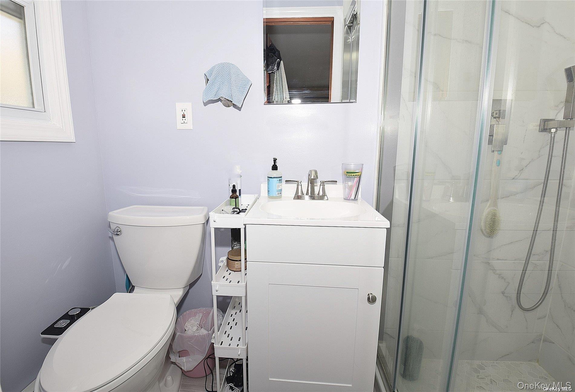 S 10th St, New Hyde Park, NY 11040