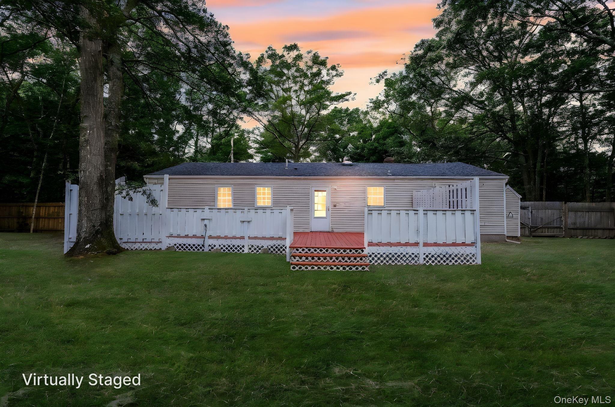 Red Maple Rd, Ridge, NY 11961
