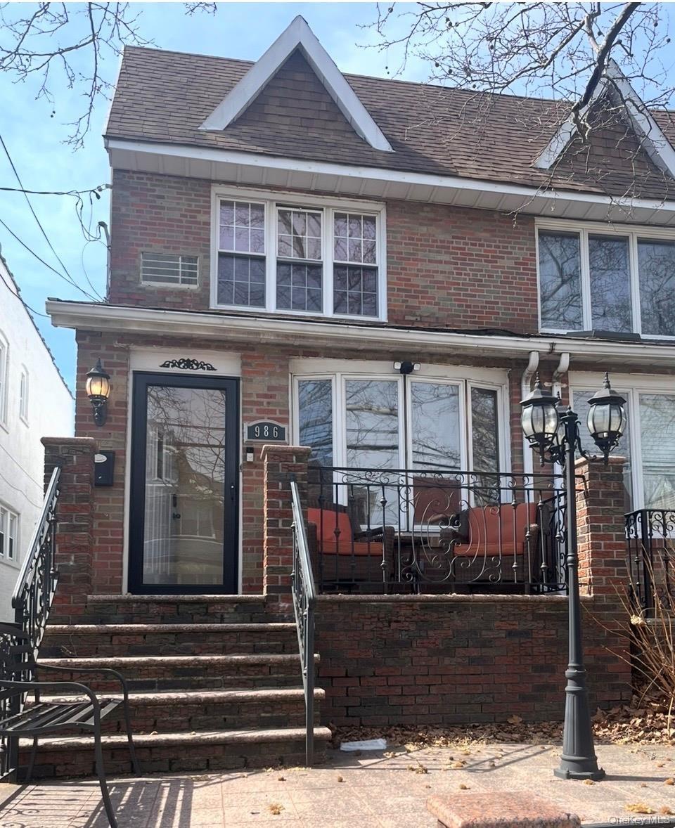 77th St, Brooklyn, NY 11228