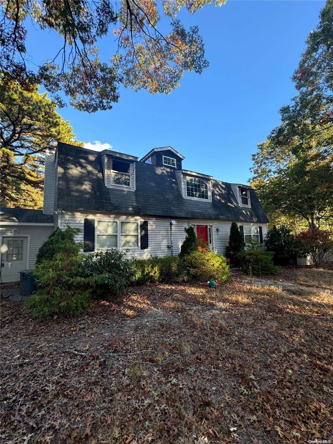N Cozine Rd, Manorville, NY 11949