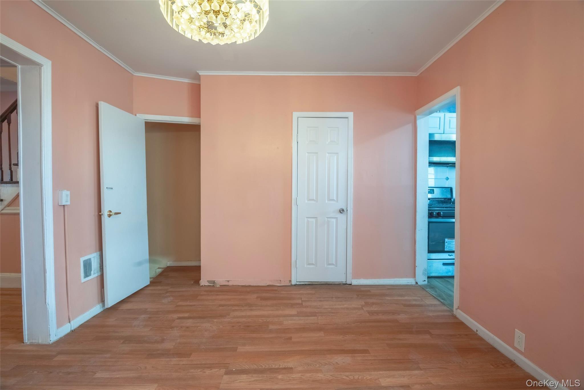 103rd Ave, South Richmond Hill, NY 11419